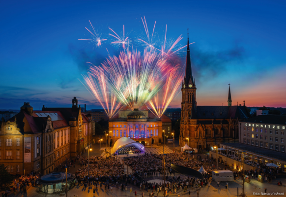 Feuerwerk auf dem Theaterplatz in Chemnitz (Foto: Nasser Hashemi)